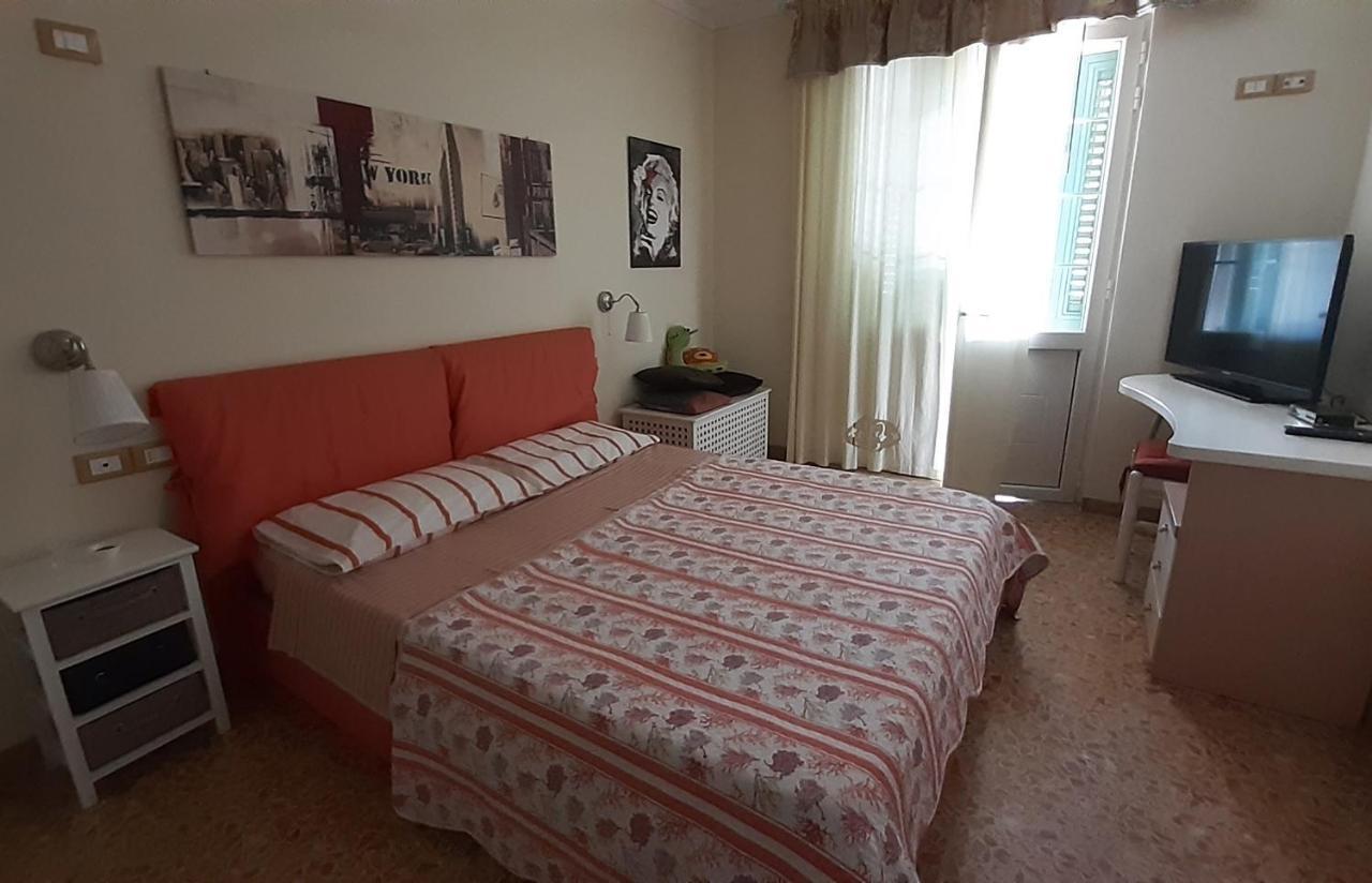 Villino San Martino 350M Dal Mare With Covered Parking Viareggio Kültér fotó