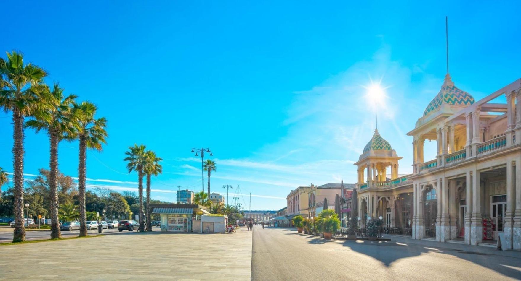 Villino San Martino 350M Dal Mare With Covered Parking Viareggio Kültér fotó