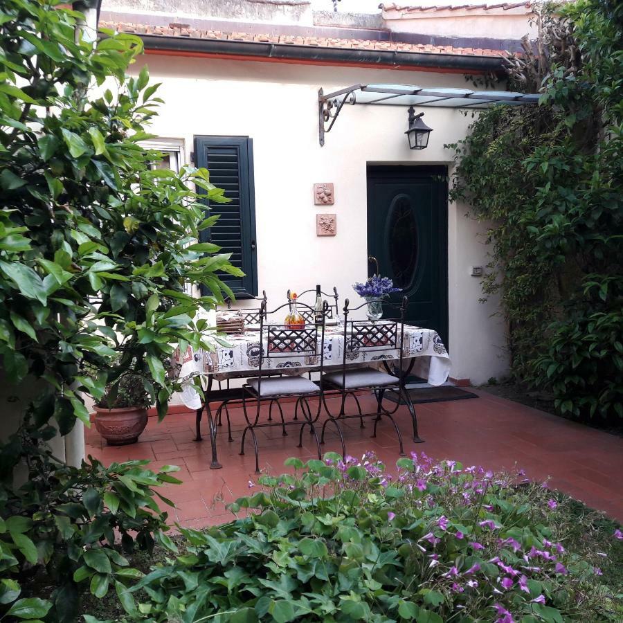 Villino San Martino 350M Dal Mare With Covered Parking Viareggio Kültér fotó